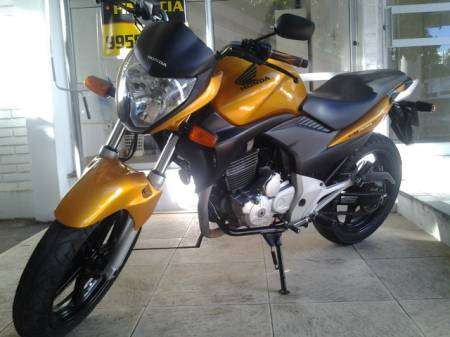 Vendo ou troco moto cb 300 modelo 2010 oportunidade em 